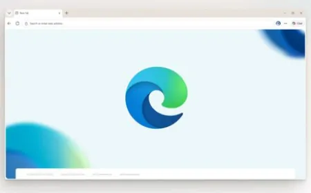 Microsoft Edge browser interface showing the new biweekly update schedule starting with version 152.