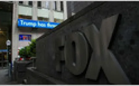 Fox and Roku logos illustrate the proposed acquisition.