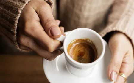 Ultrasonic espresso device brewing coffee at room temperature without heat.