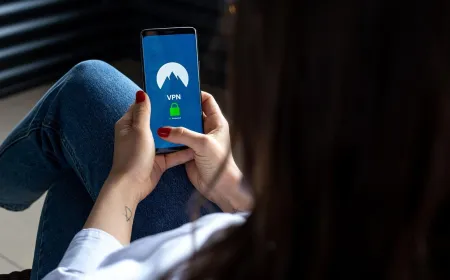 Technical diagram illustrating NordVPN dedicated server specifications with isolated hardware and static IP routing.