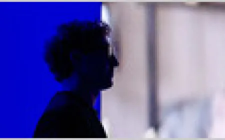 The Meta AI app interface displays the removal of unreleased face recognition code for smart glasses.