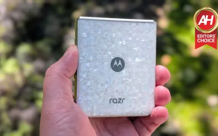 The Motorola Razr 2026 device is shown in both folded and unfolded states.