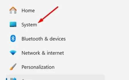 Windows 11 battery usage dashboard displays real-time power consumption metrics.
