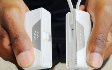 Two magnetic five thousand mAh battery modules connect to form the Nimble SharePower charger with a foldaway USB-C port.