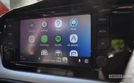 Google released an Android Auto update to resolve Gemini voice command errors during calls.