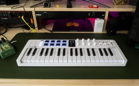 Arturia MiniLab 37 portable MIDI controller with 37 keys