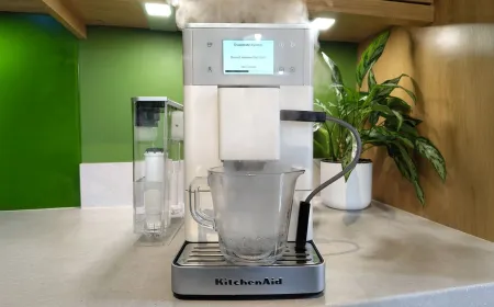 The KitchenAid KF4 automatic coffee maker features an internal water evaporation system.