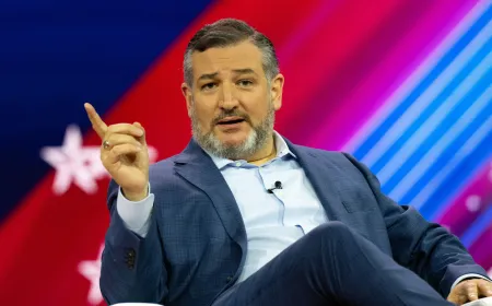 Senators Ted Cruz and Ron Wyden introduce the JAWBONE Act to hold federal agencies accountable for pressuring tech platforms.