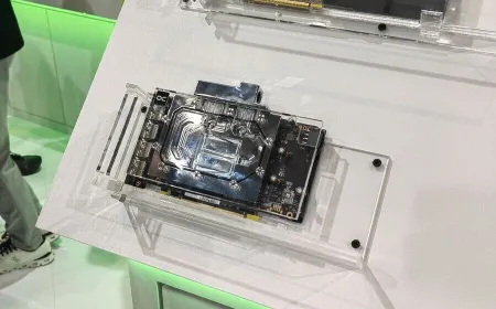 The ASRock Radeon RX 9070 XT Phantom Gaming graphics card features the 12V-2x6 power connector.