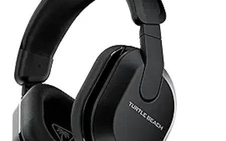 Modern wireless gaming headset designed for acoustic accuracy, low latency performance, and ergonomic comfort.