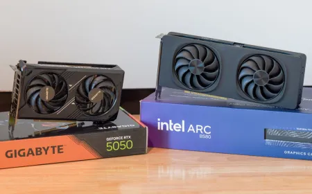 The SteamOS desktop runs on an Intel Arc B580 GPU using a workaround with older system images and a temporary Radeon card.
