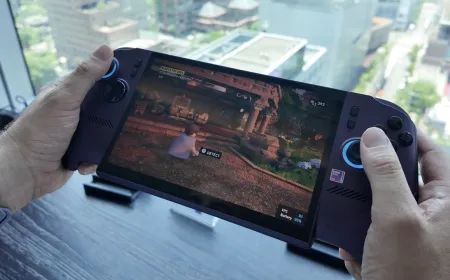 MSI Claw 8 EX AI+ handheld gaming PC featuring Intel Arc G3 processor and Hall-effect controls.