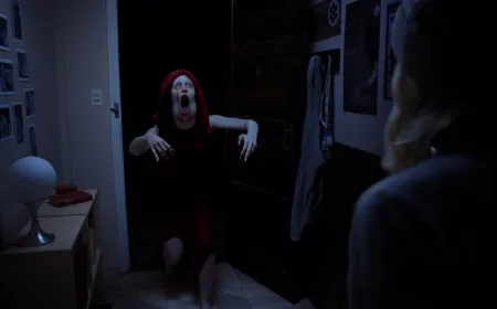 Tenebris Somnia gameplay blends retro pixel art environments with live-action horror cutscenes featuring protagonist Julia.