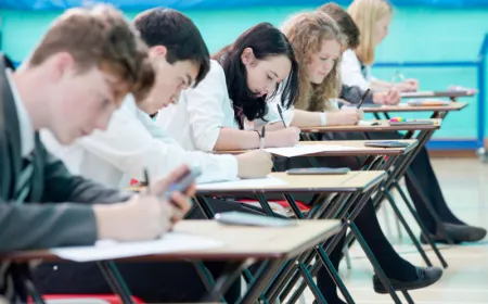 Smart glasses and artificial intelligence devices in educational assessments
