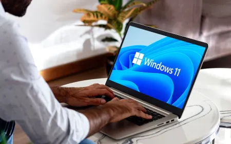 Consumer evaluating laptop specifications for eight gigabyte memory configurations.