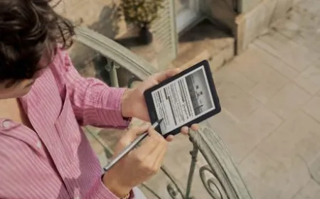 Boox Go 6 Gen II compact e-reader shown with its stylus