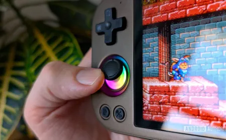 Anbernic replacement parts catalog listing shells, motherboards, joysticks, screens, batteries, and buttons for handhelds.