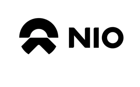 NIO CEO Li Bin addresses the anticipated contraction of the Chinese automotive market in 2026.