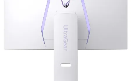 The LG UltraGear 34GX90SB-W curved OLED gaming monitor displays a game screen.
