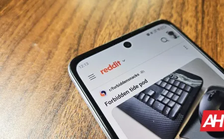 Reddit comment threads now support the new video reply feature alongside existing text and media options.