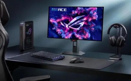 Asus ROG Strix OLED XG259QWPG gaming monitor and ZenScreen Color ePaper MP13UC display.