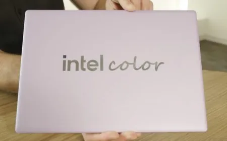 The graphic shows the Intel Project Firefly reference design for budget laptops with Wildcat Lake processor integration.