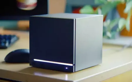 Valve announcement graphic for the Steam Machine and Steam Frame