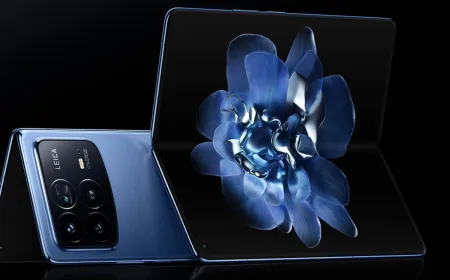 The Xiaomi MIX Fold 5 smartphone is shown alongside pricing details.