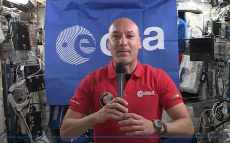 Italian astronaut Luca Parmitano has been named pilot for the Artemis 3 lunar mission.
