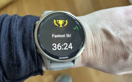 The graph illustrates average running mileage across different age groups based on Garmin Connect data.