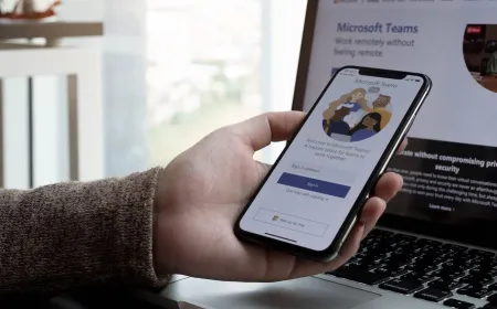 Microsoft Teams interface shows the automated Wi-Fi workplace check-in setting for hybrid employees.