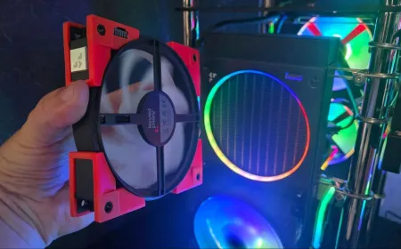 Levelplay Unveils Magnetic Fan Brackets and Tactile AIO Cooler