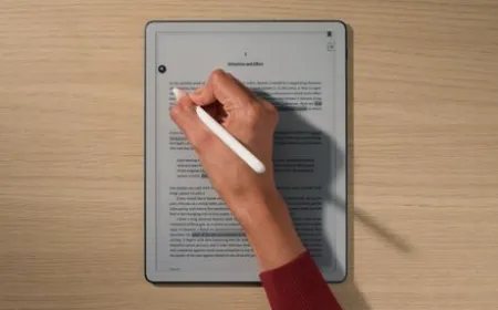 Amazon Launches Affordable Kindle Scribe Without Front Light