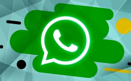 WhatsApp privacy configuration screen showing visibility controls and encryption settings
