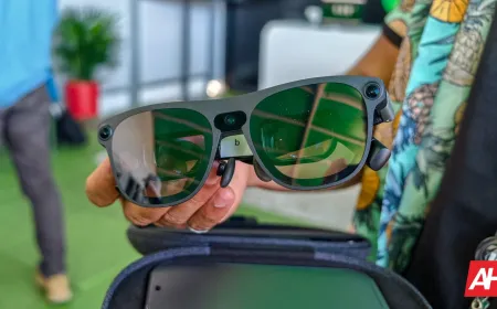XREAL AURA headset, the first device to utilize the Snapdragon Reality Elite platform for spatial computing.