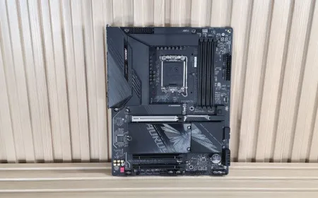 The image shows the top side of the Gigabyte Z890 Aorus Elite Wi-Fi 7 Plus motherboard with visible CPU socket and RAM slots.