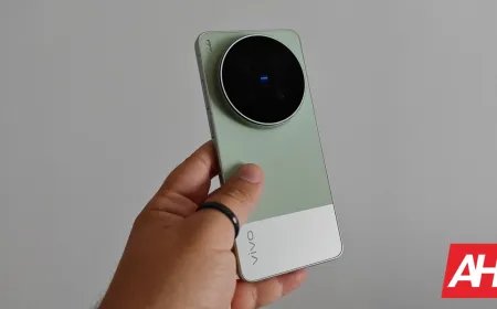The vivo X500 Ultra camera module shows the industry shift from 10x periscope zoom to balanced computational imaging.