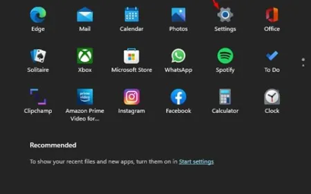 Windows 11 network adapter settings interface showing connection status and configuration options