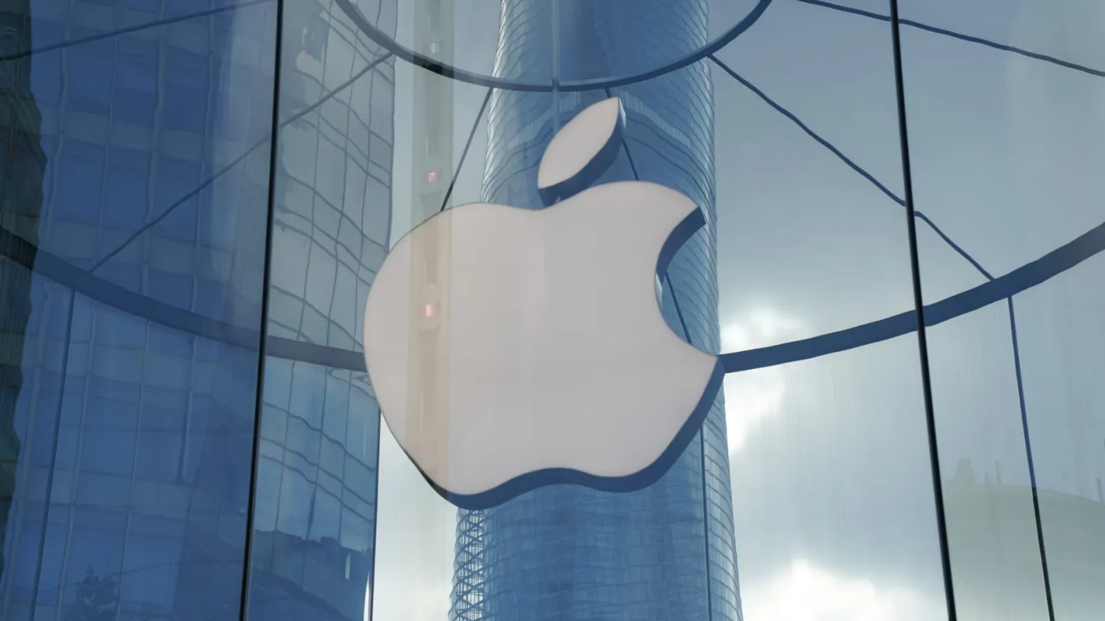 Apple Smart Glasses Delayed to Late 2027, Report Claims