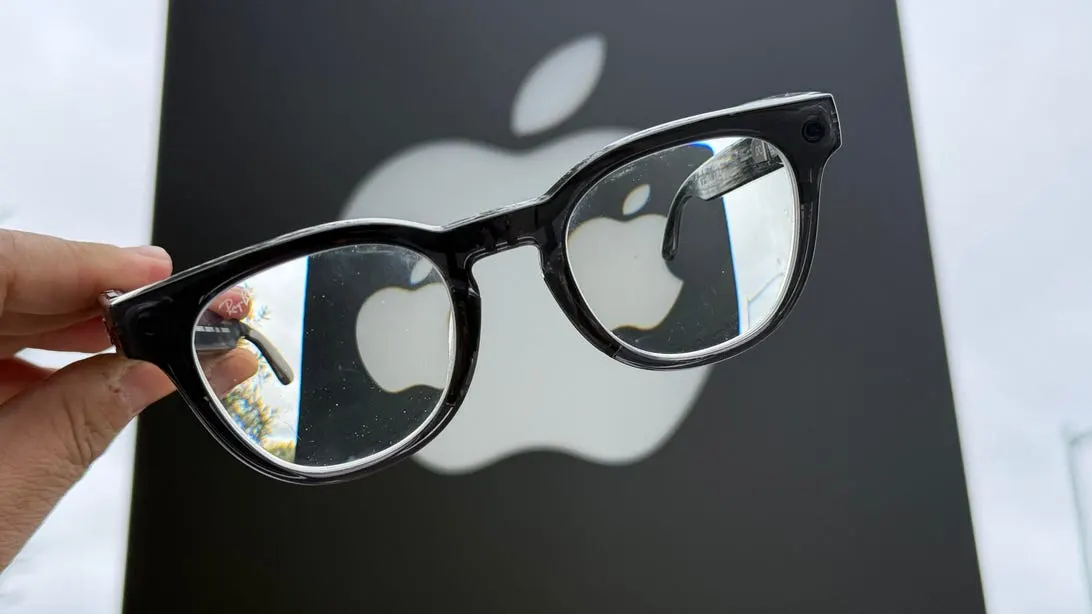 Apple's Siri Framework Establishes the Foundation for Future Smart Glasses