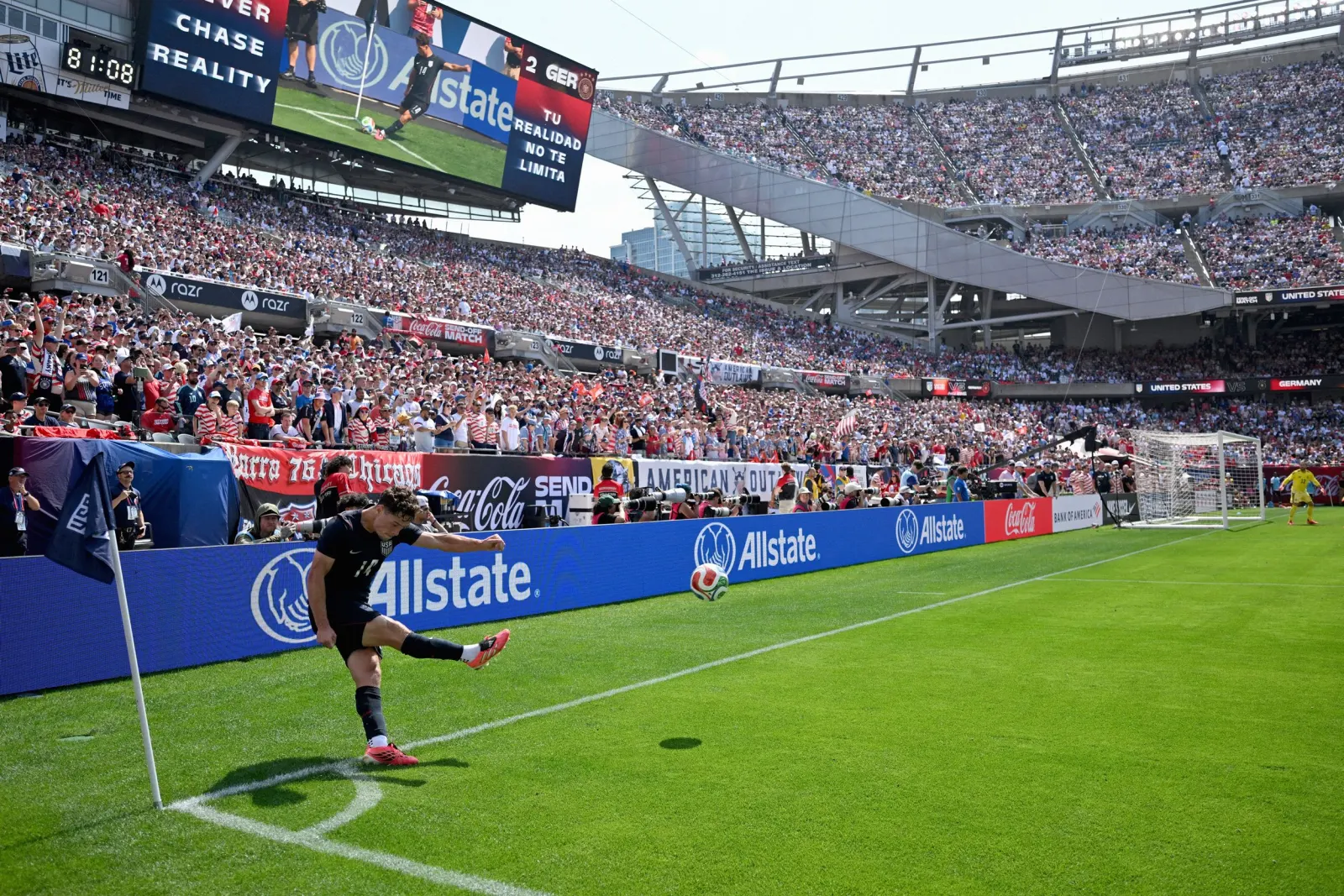 The Physics Behind Curved Soccer Shots Explained