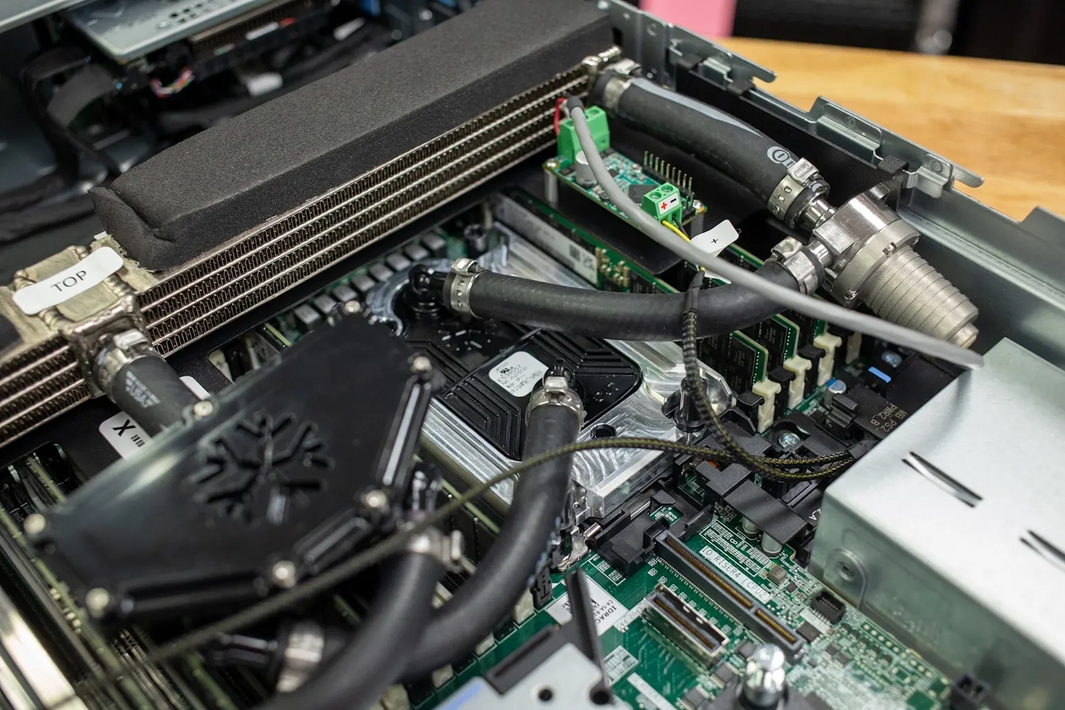 JetCool SmartPlate Cooling for Dell PowerEdge R770 and R7725